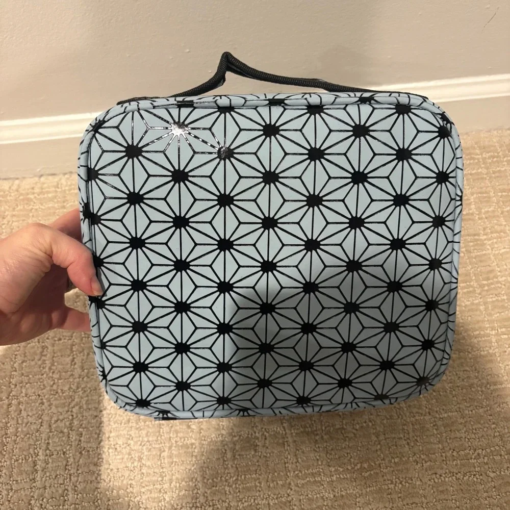 Makeup Hard Case Organizer Women OS Blue Geometric Starburst Travel Bag NEW